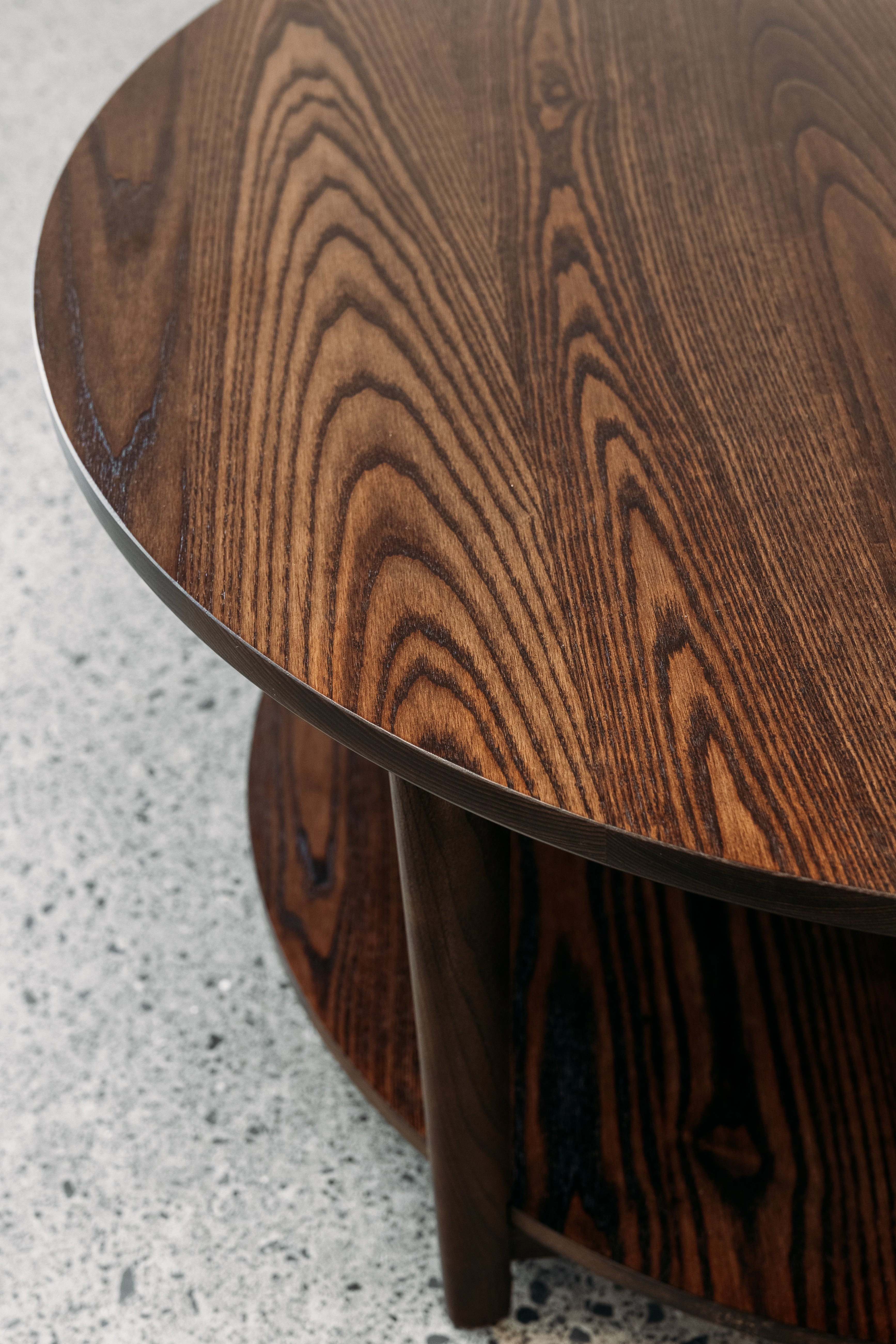 Ghost round coffee table with shelf