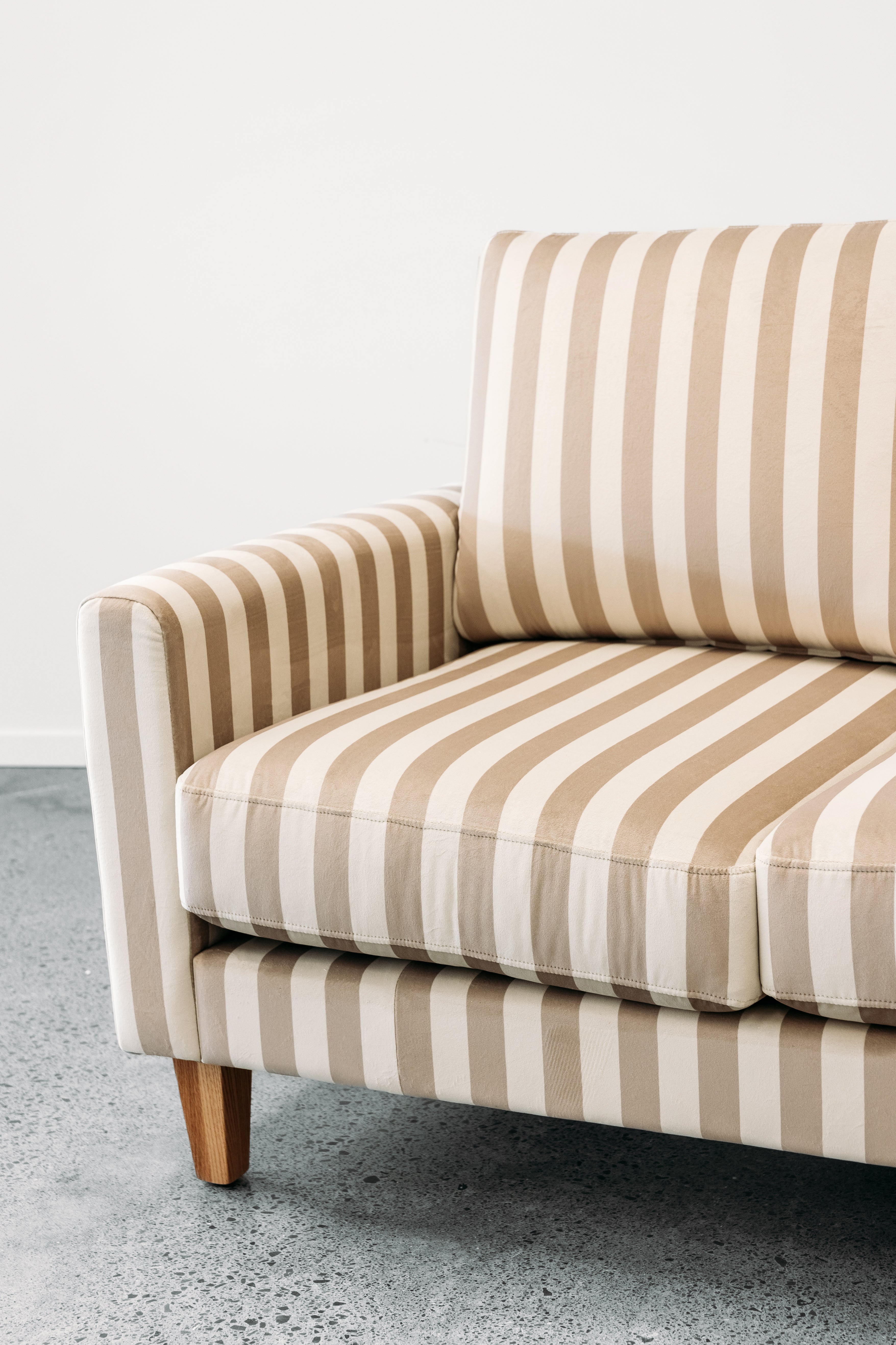 Voyager sofa in giacomo mocha