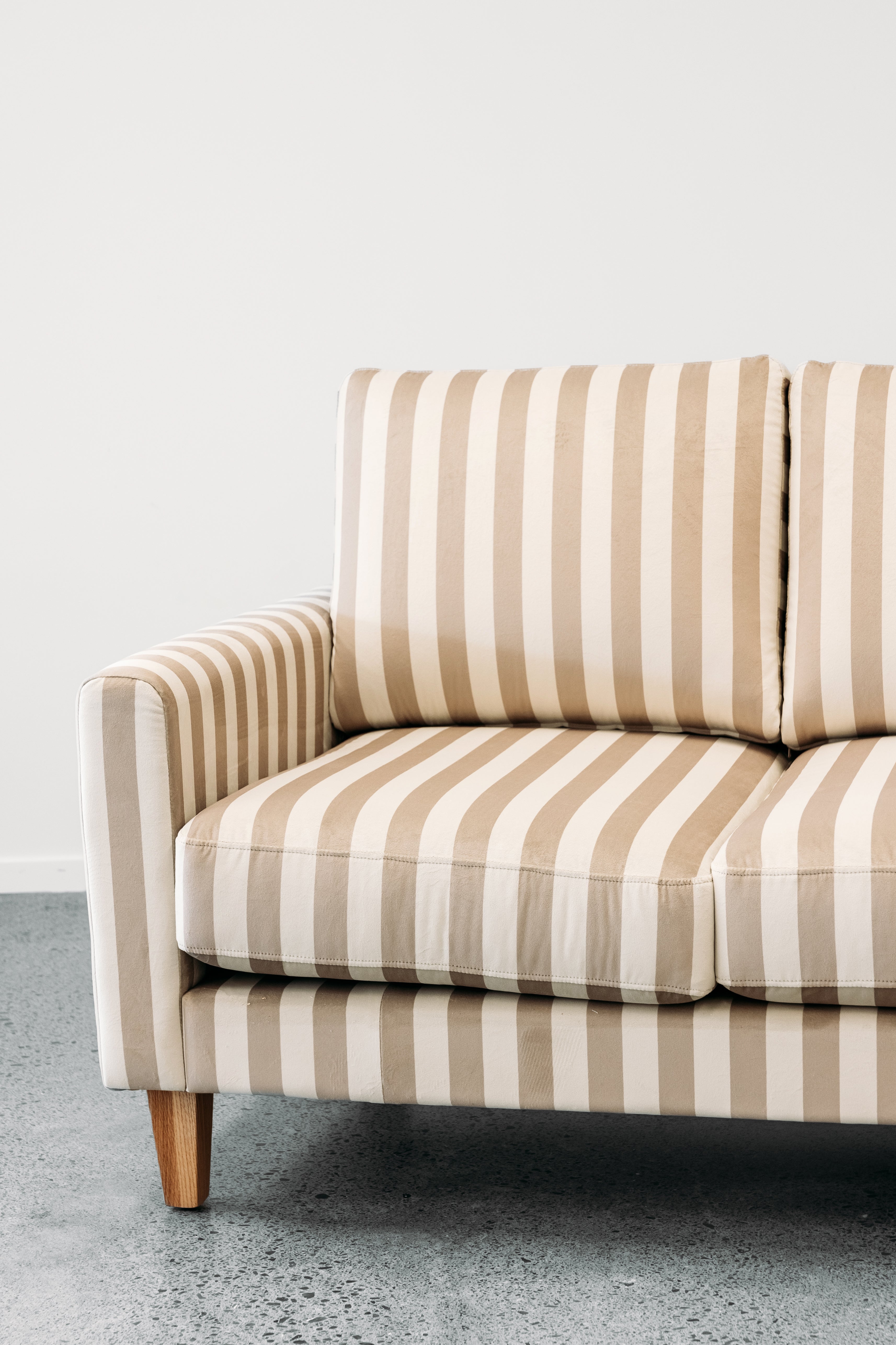 Voyager sofa in giacomo mocha