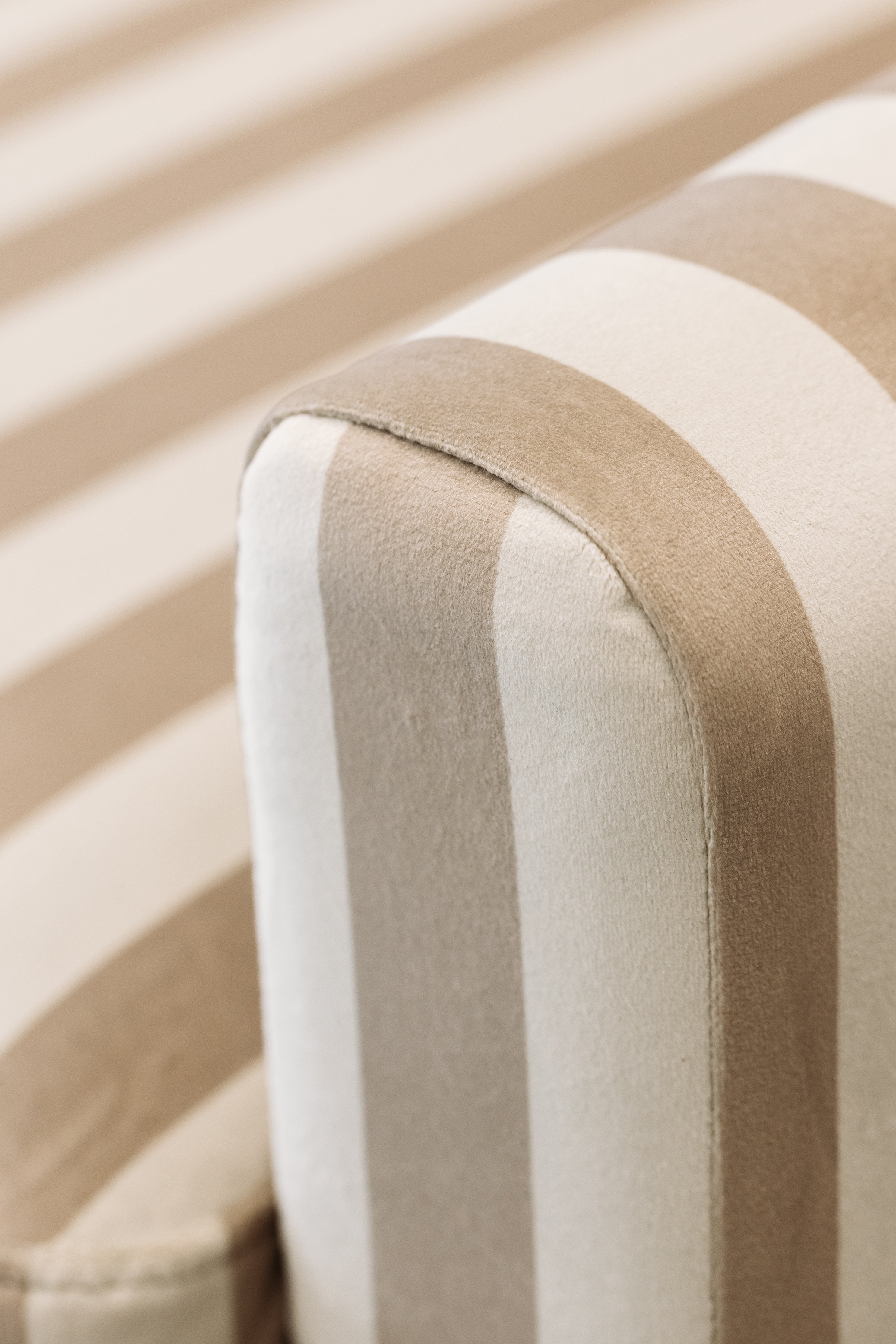 Voyager sofa in giacomo mocha