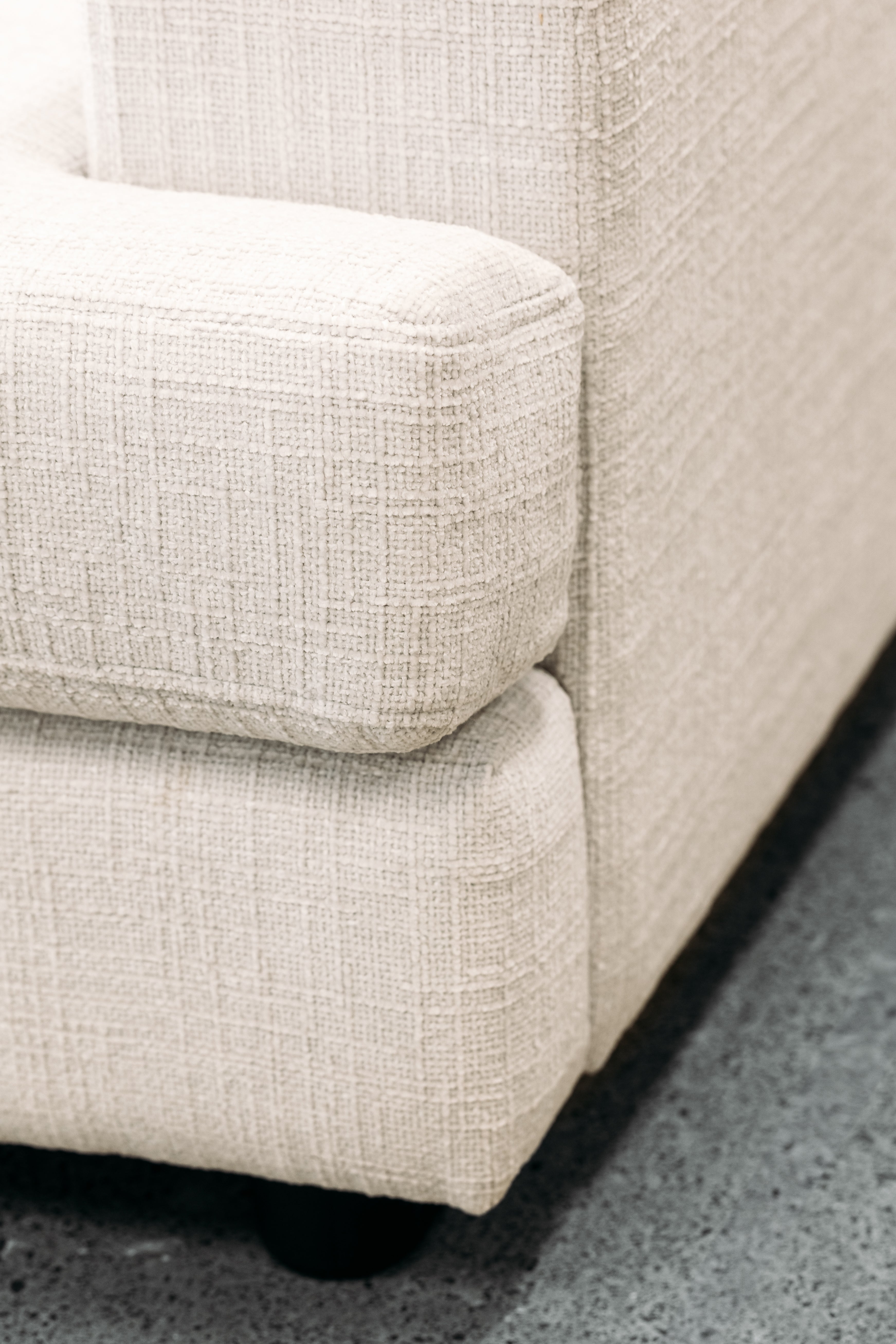 Cloud 4 seat sofa & reversible chaise in branbury pearl