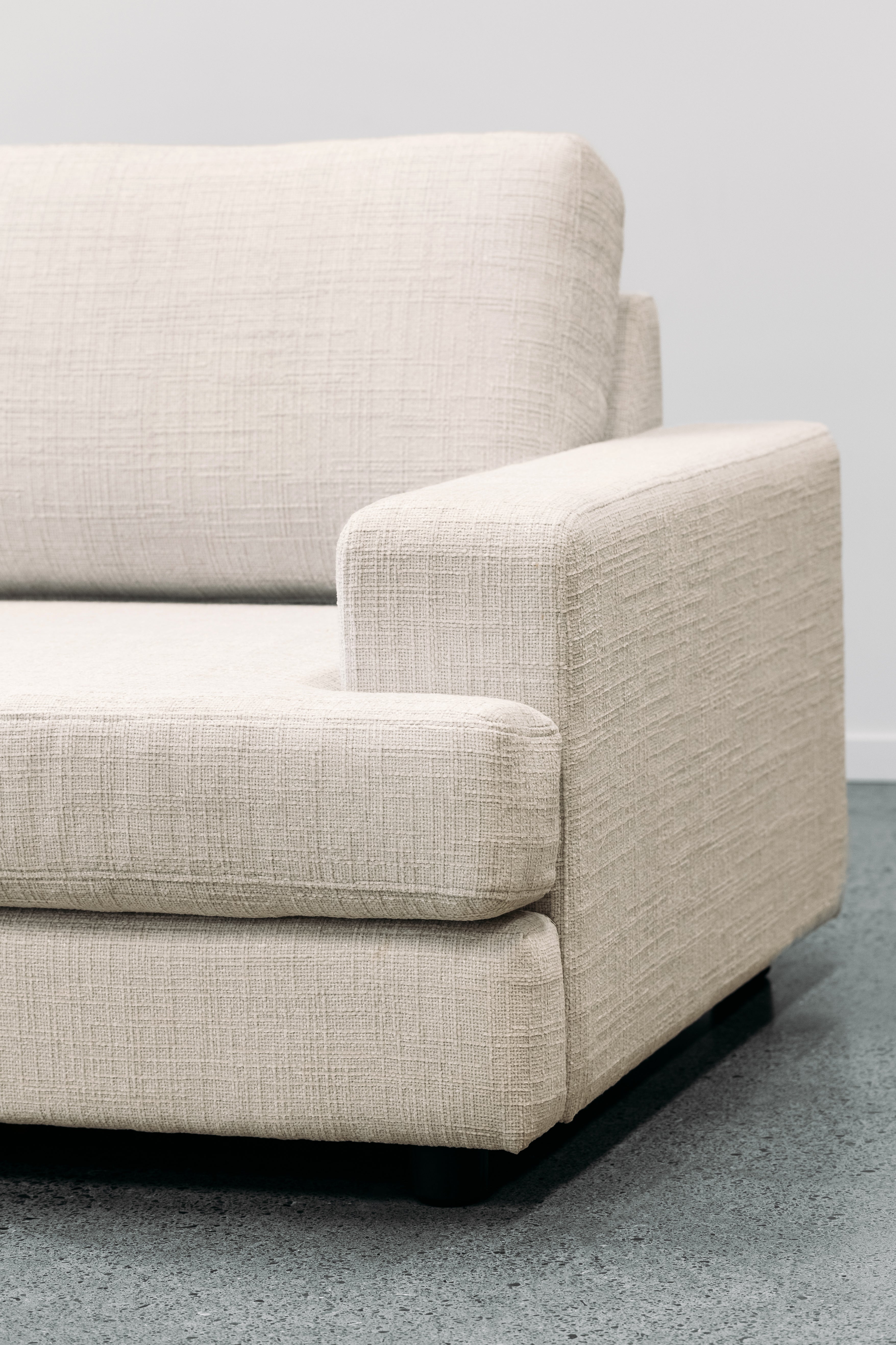 Cloud 4 seat sofa & reversible chaise in branbury pearl