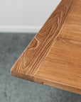 Kairaki dining table