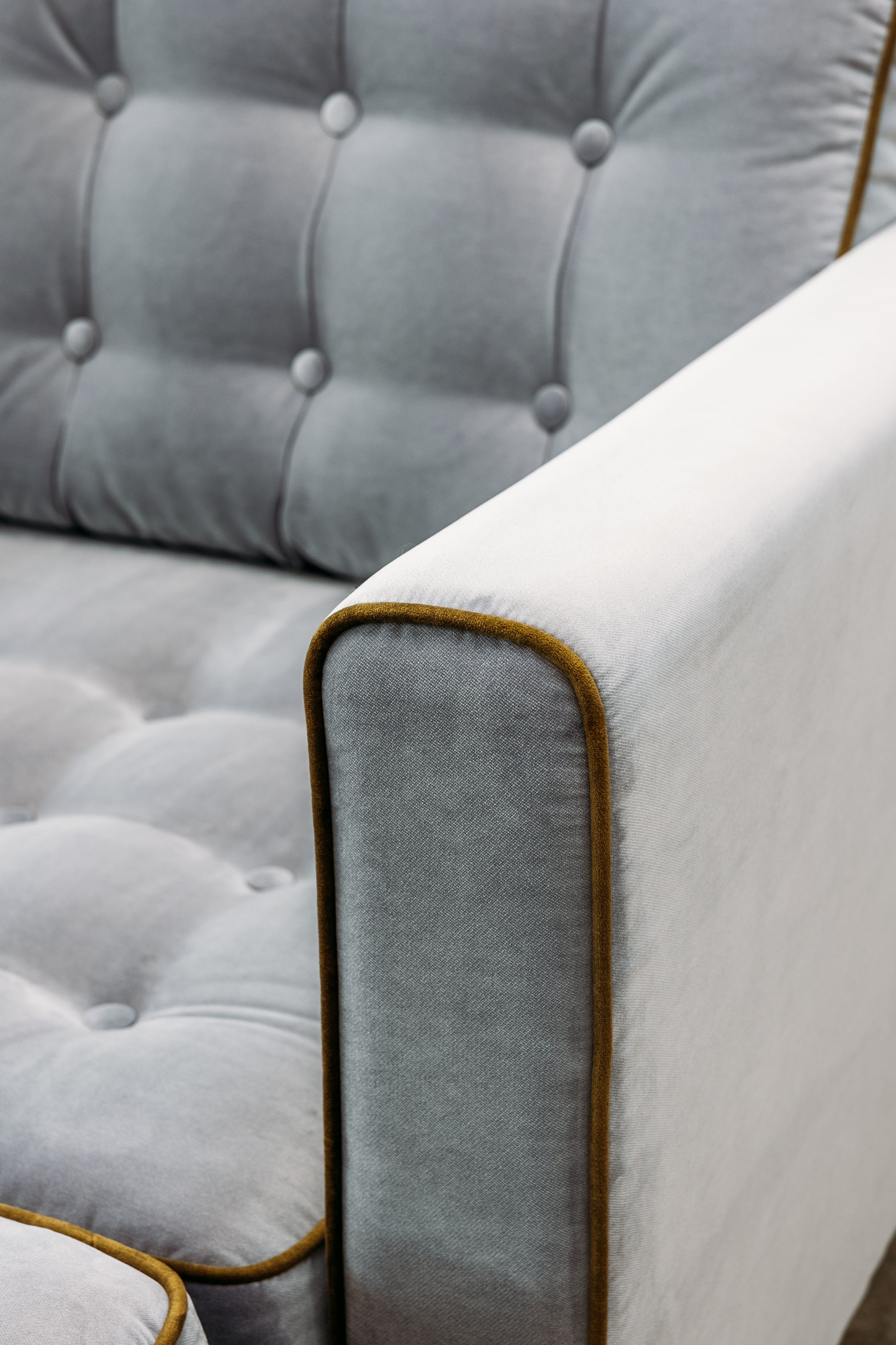 Monterey sofa with ottoman in cleo flint
