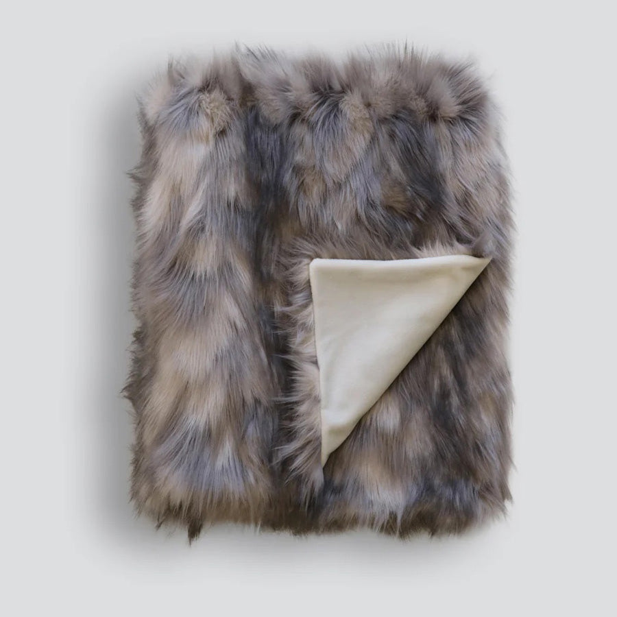 Light & Feminine throw