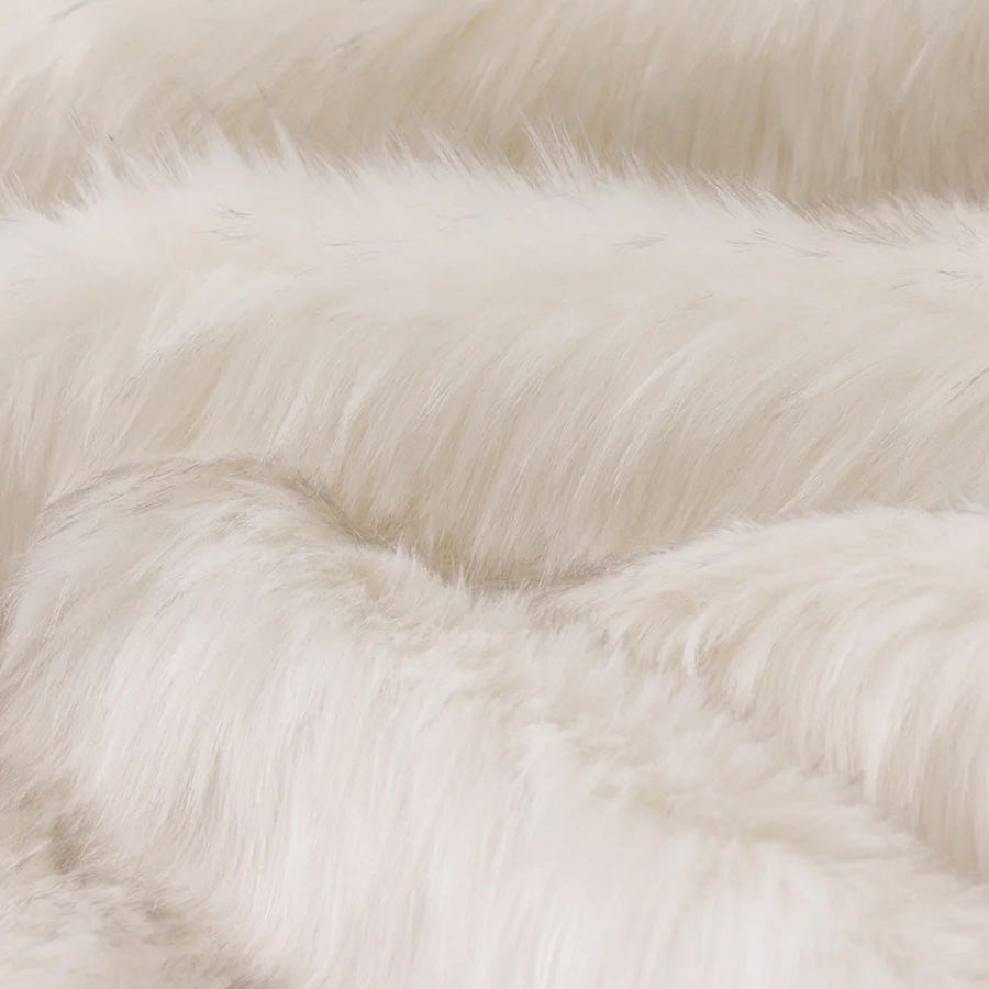 Light & Feminine throw