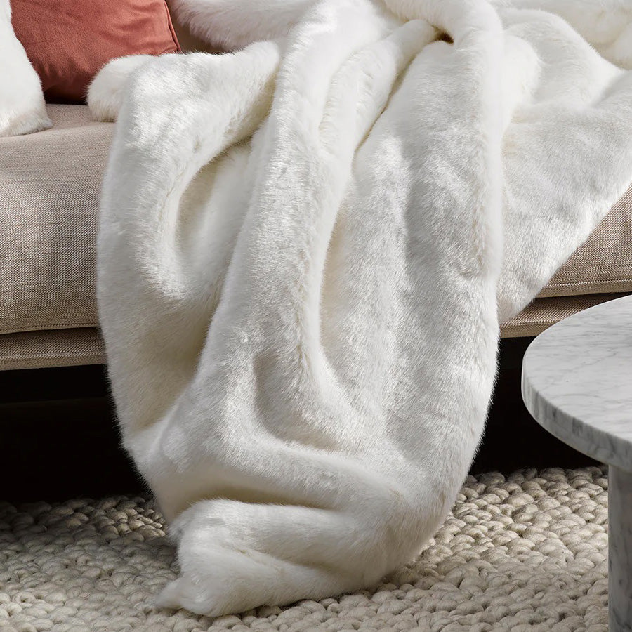 Light & Feminine throw