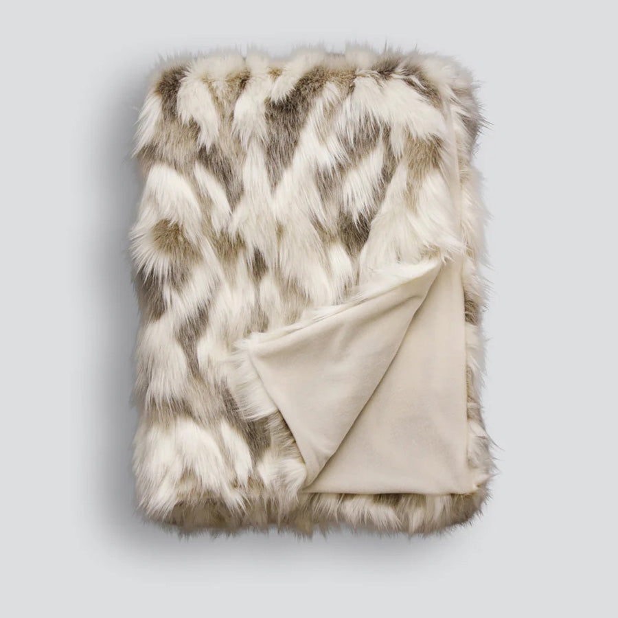 Light & Feminine throw