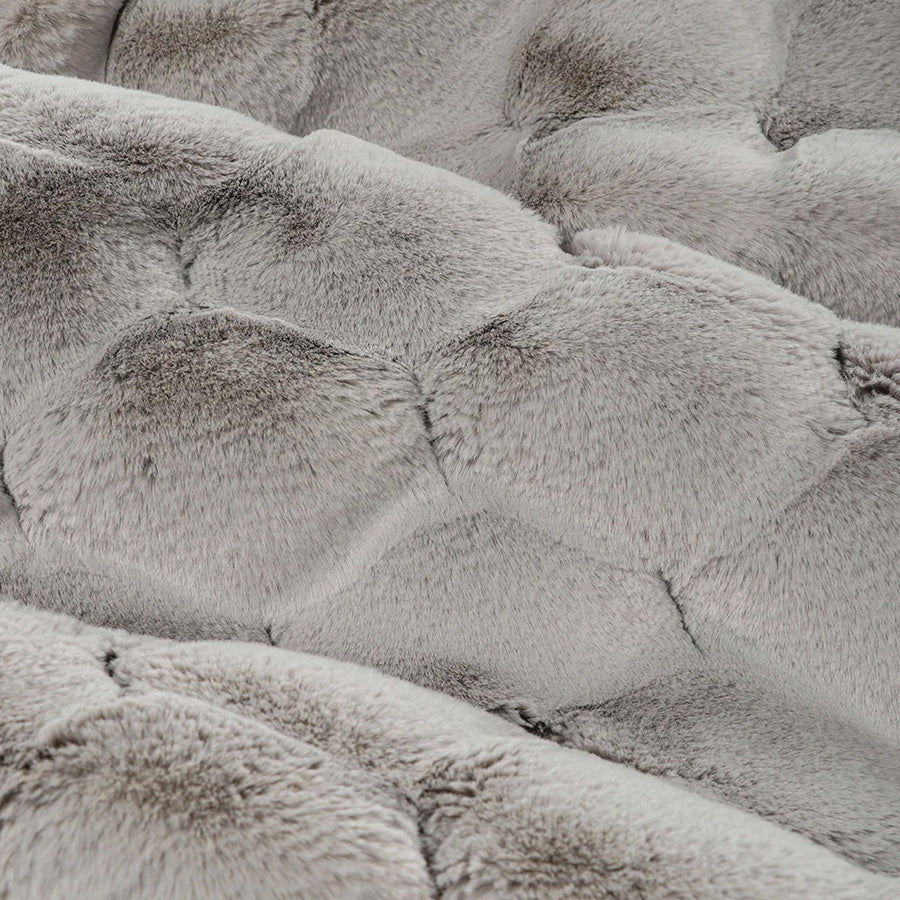 Light & Feminine throw