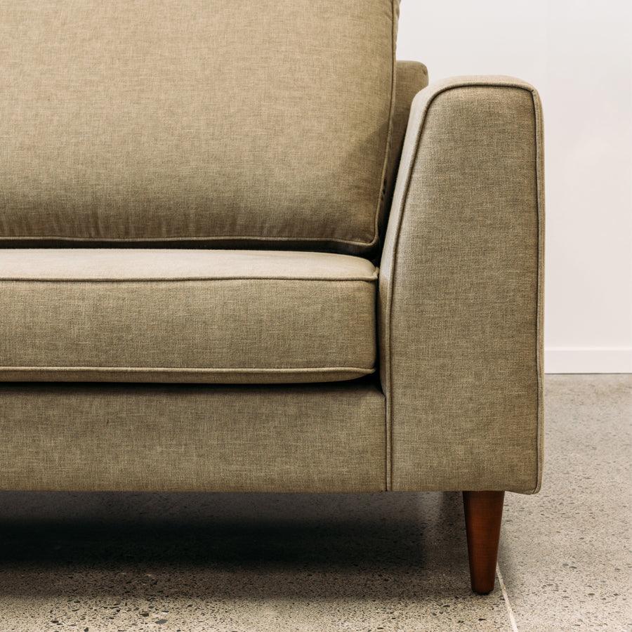 Santa Barbara 4s Sofa + Chaise - Chambray Tussock