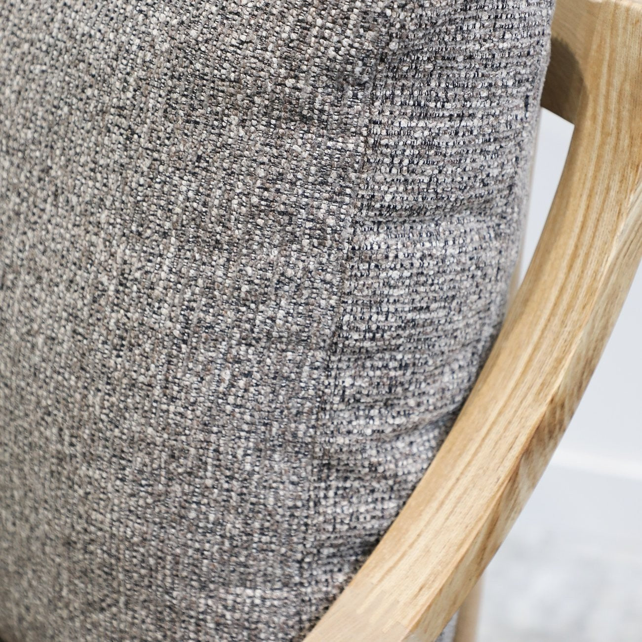 Grace armchair in mink