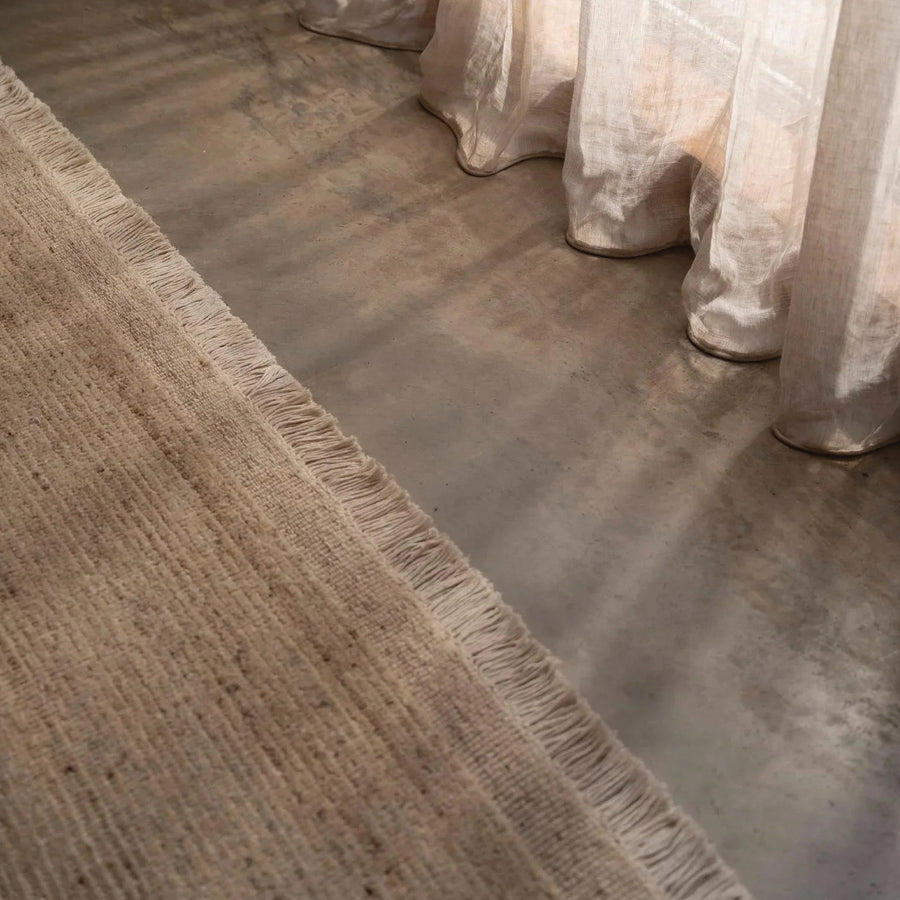 Anton wool rug sand
