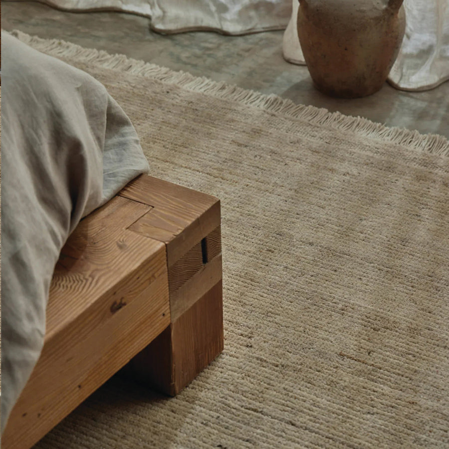 Anton wool rug sand