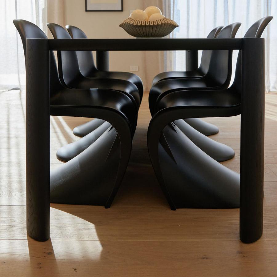 S-Shape dining chair in black