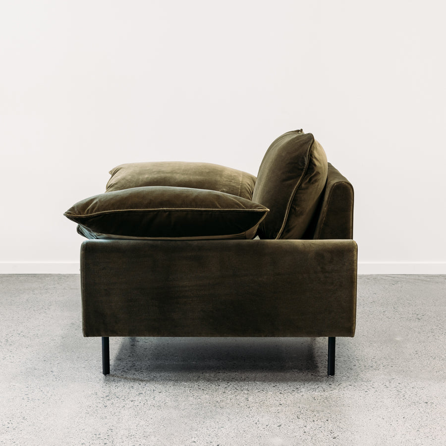 Sicily chair in cypress velvet