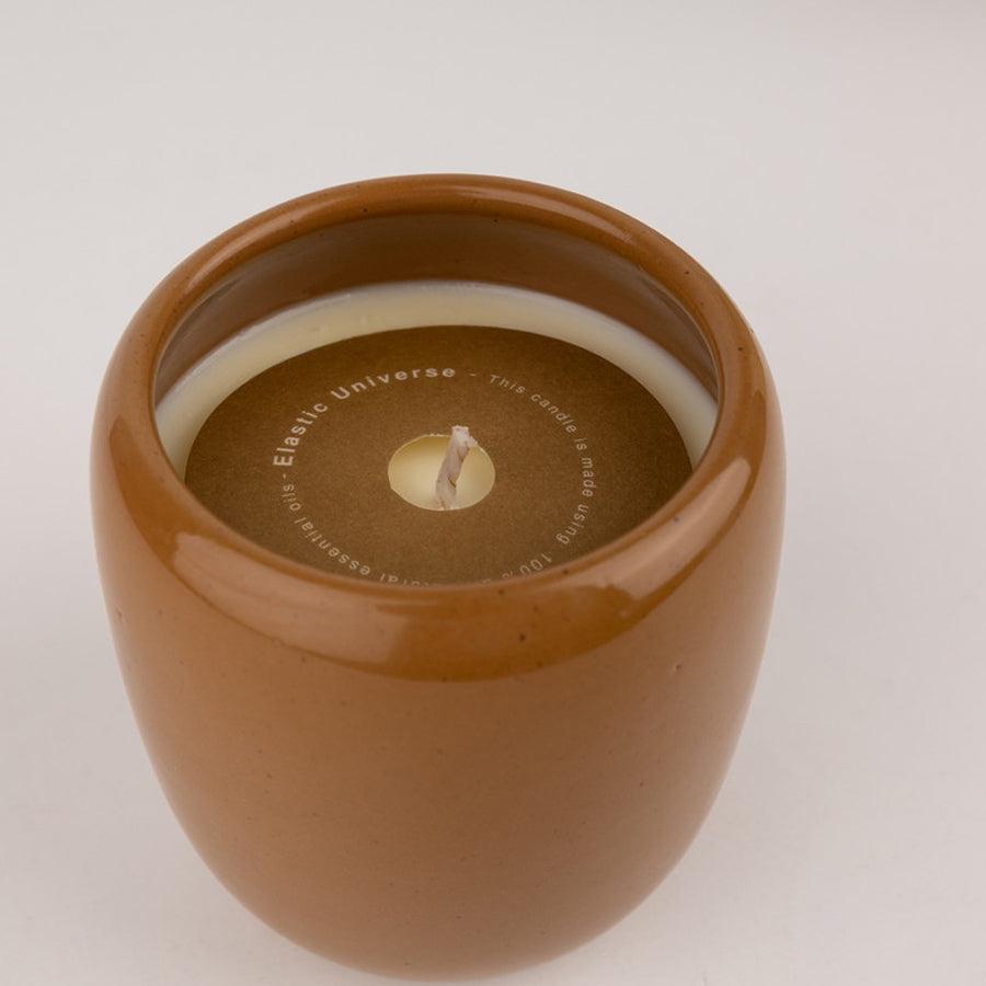 Ceramic candle in scent elastic universe
