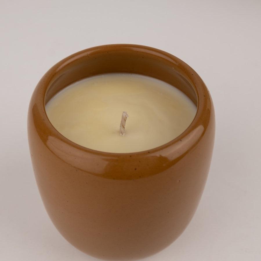 Ceramic candle in scent elastic universe
