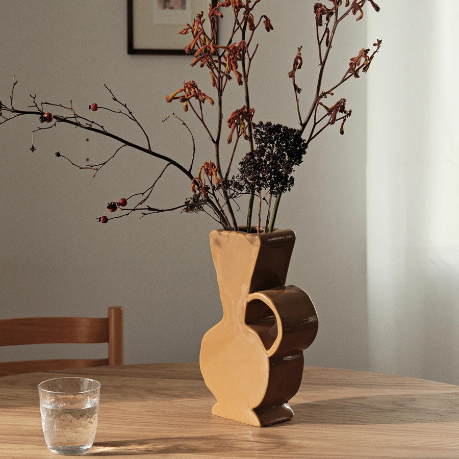 Etta single-handled vase