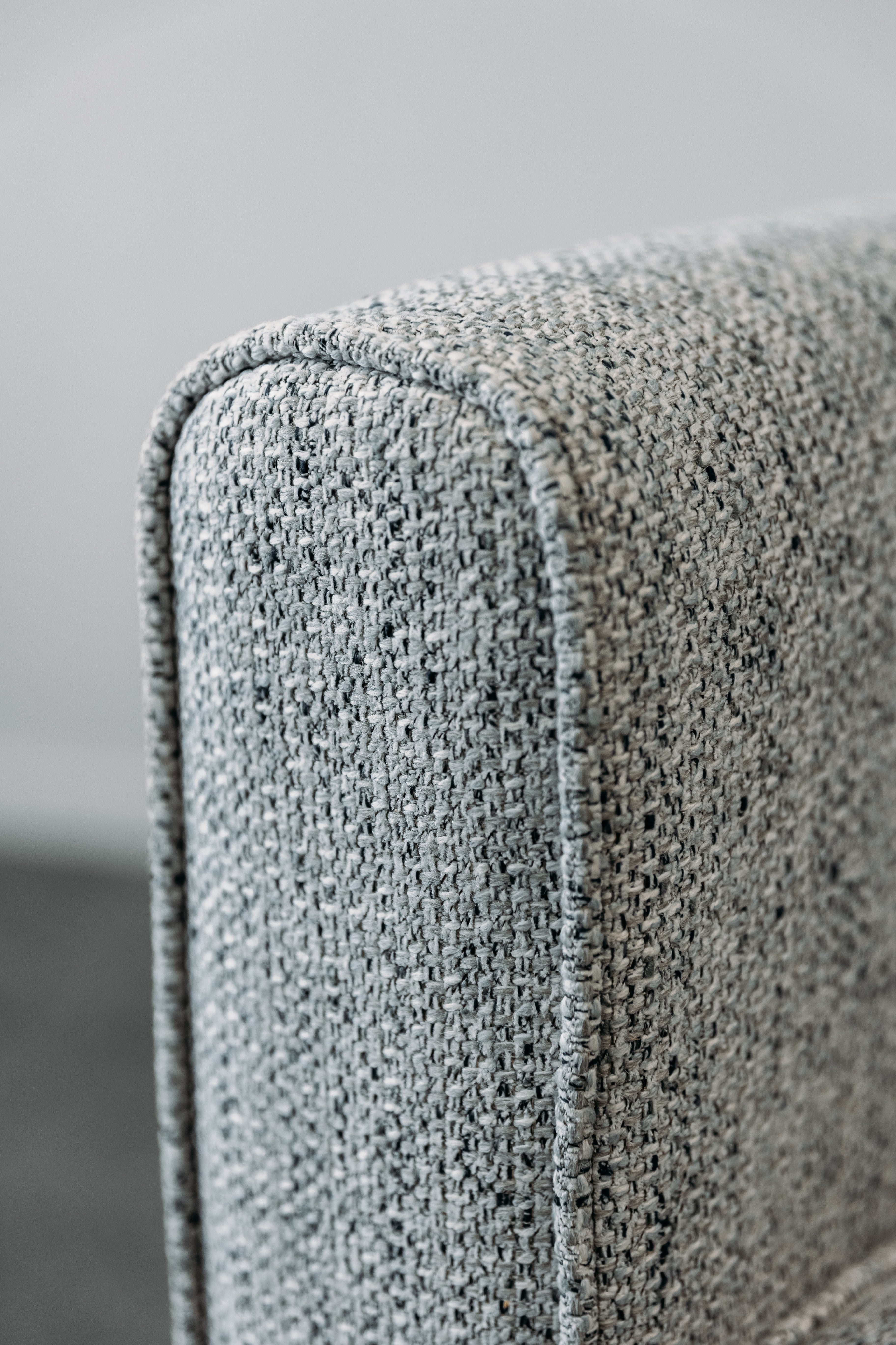 Ventura chair in akito silver