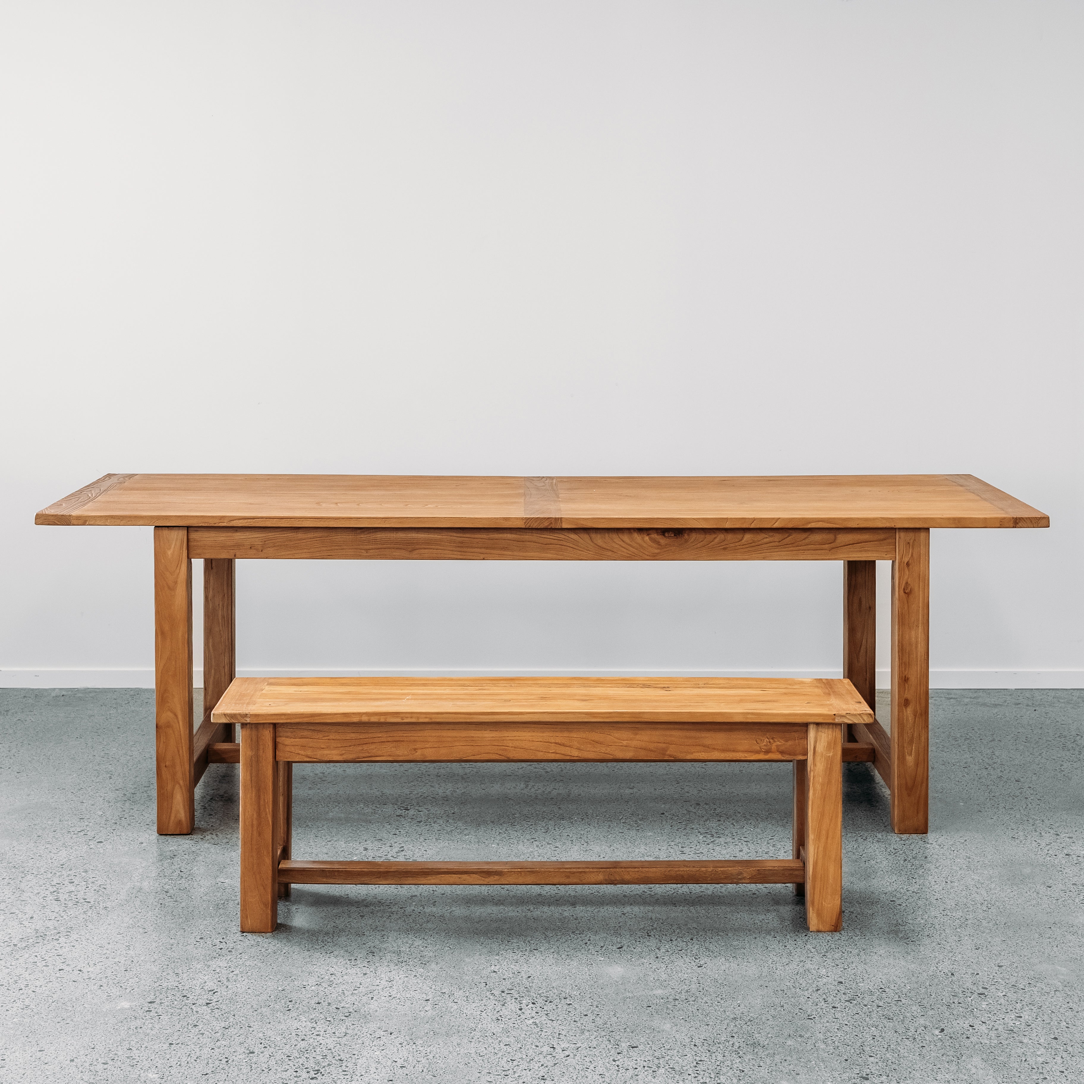 Kairaki dining table