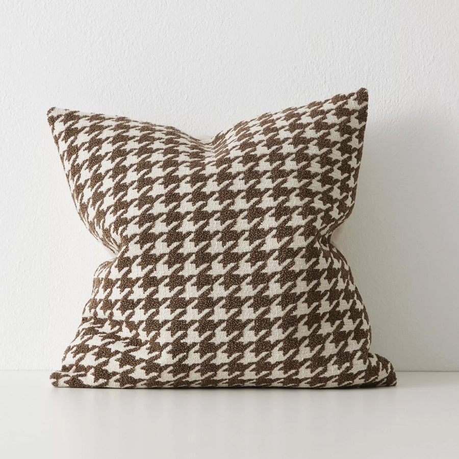 Giovanni cushion | Cocoa