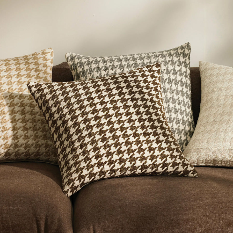 Giovanni cushion | Cocoa