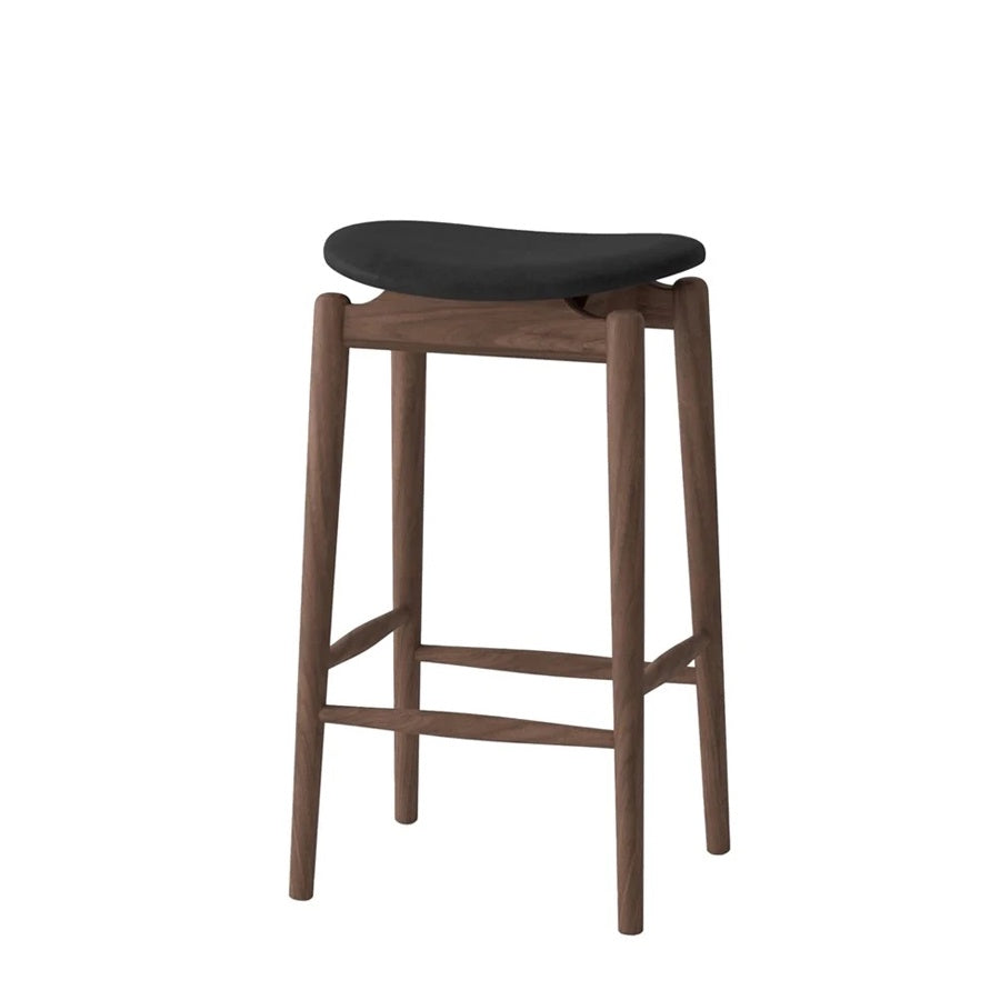Oslo barstool in walnut | Black Leather