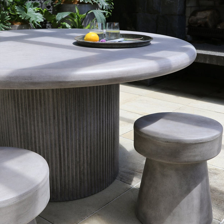 Patras Round Outdoor table in concrete