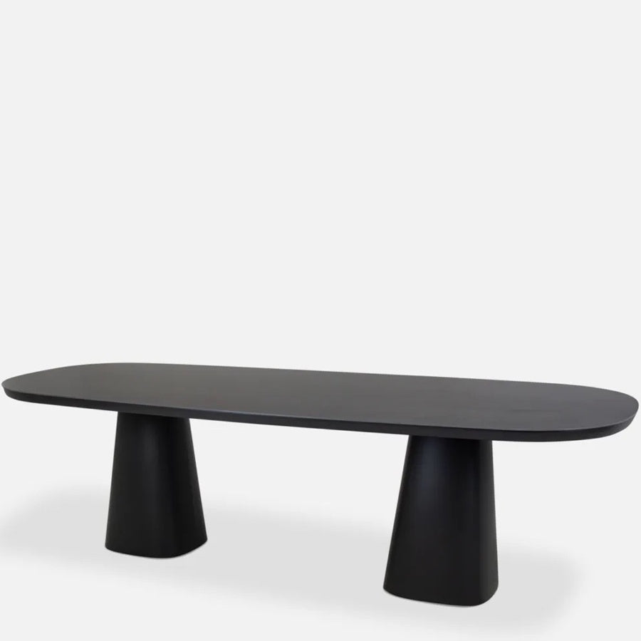 Podo outdoor dining table
