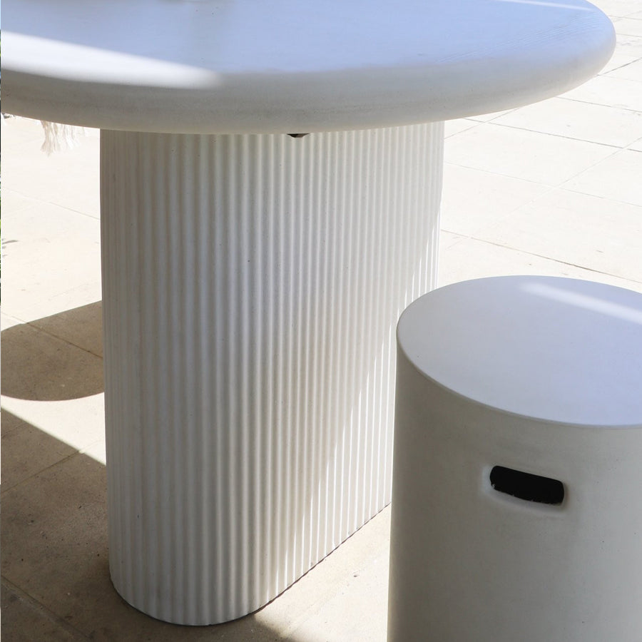 Solona outdoor table
