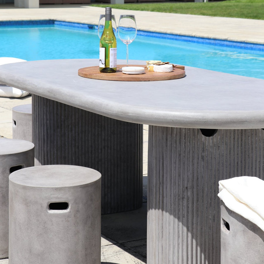 Solona outdoor table