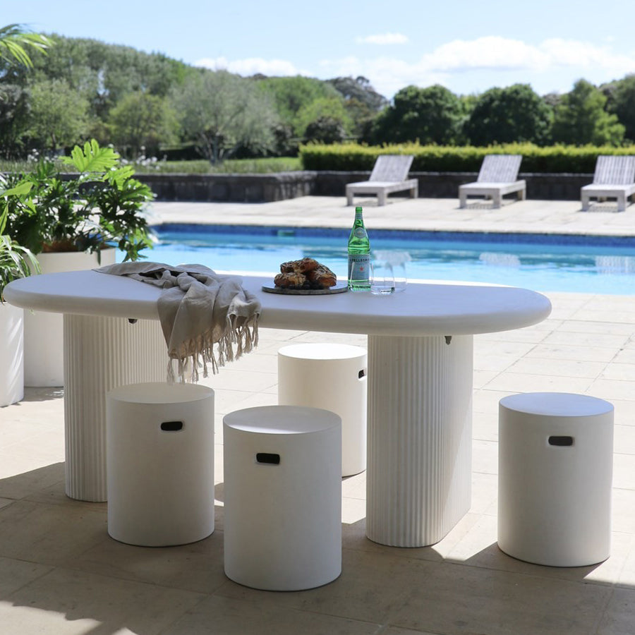 Solona outdoor table