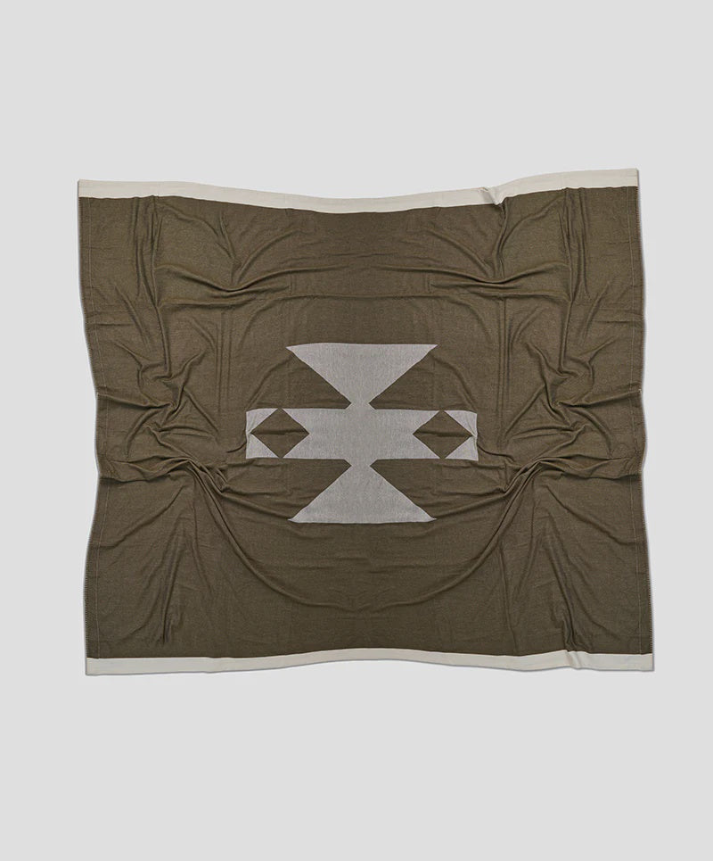 Forest trail bed blanket | Dark olive