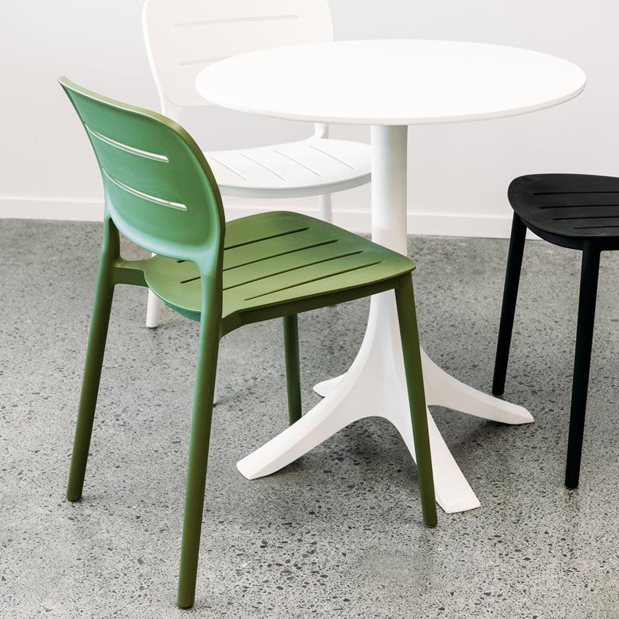 Nova outdoor dining chair armless in Apple Green