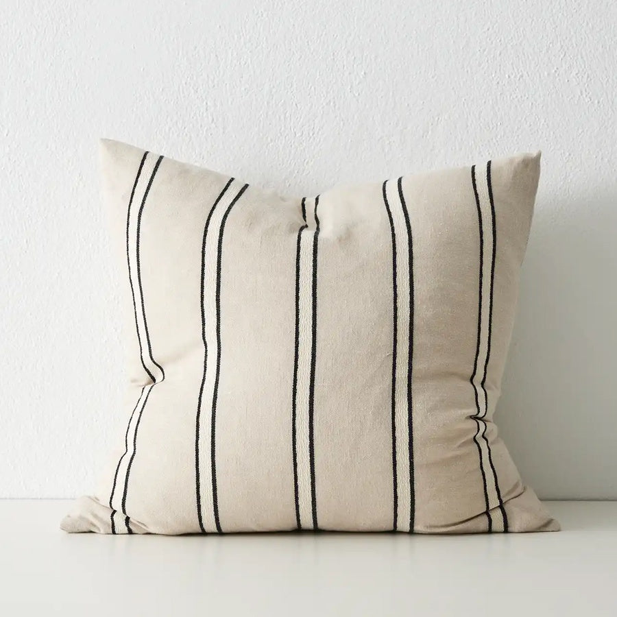 Vinnie cushion in natural