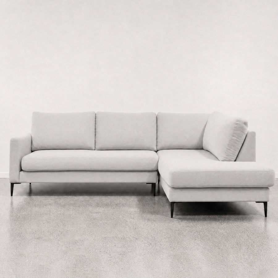 Voyager sofa & cnr chaise in Pindrive Linen 