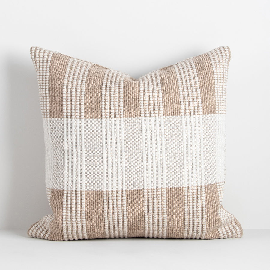 Waverley outdoor cushion | Almond