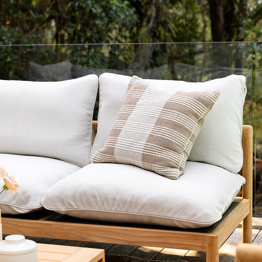 Waverley outdoor cushion | Almond
