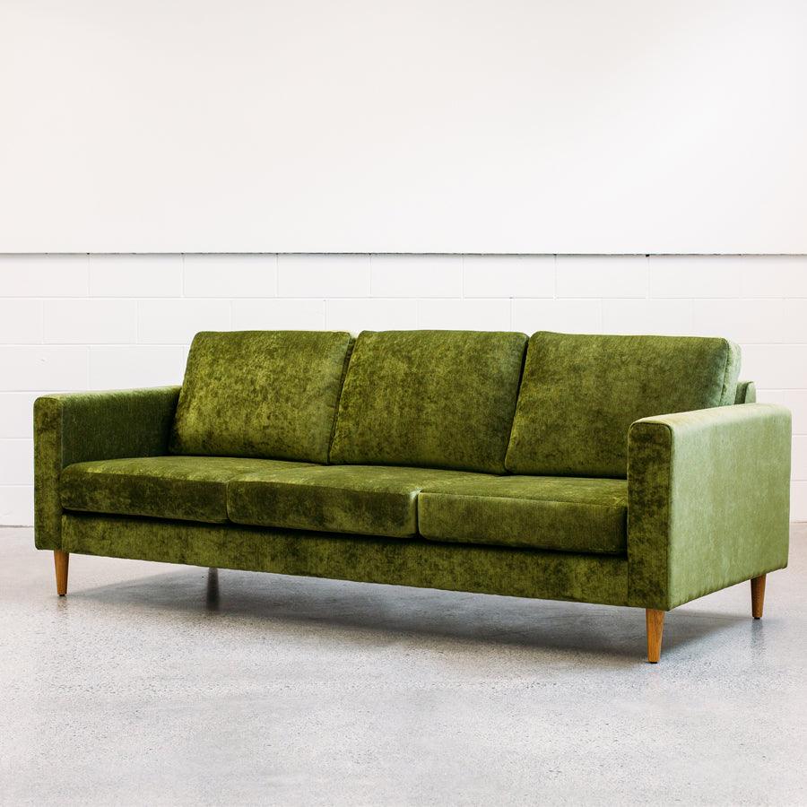 Tango sofa & ottoman in victory leaf