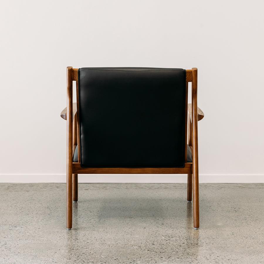 Kyoto walnut armchair in black
