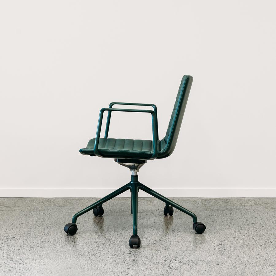 Hugo office chair in green
