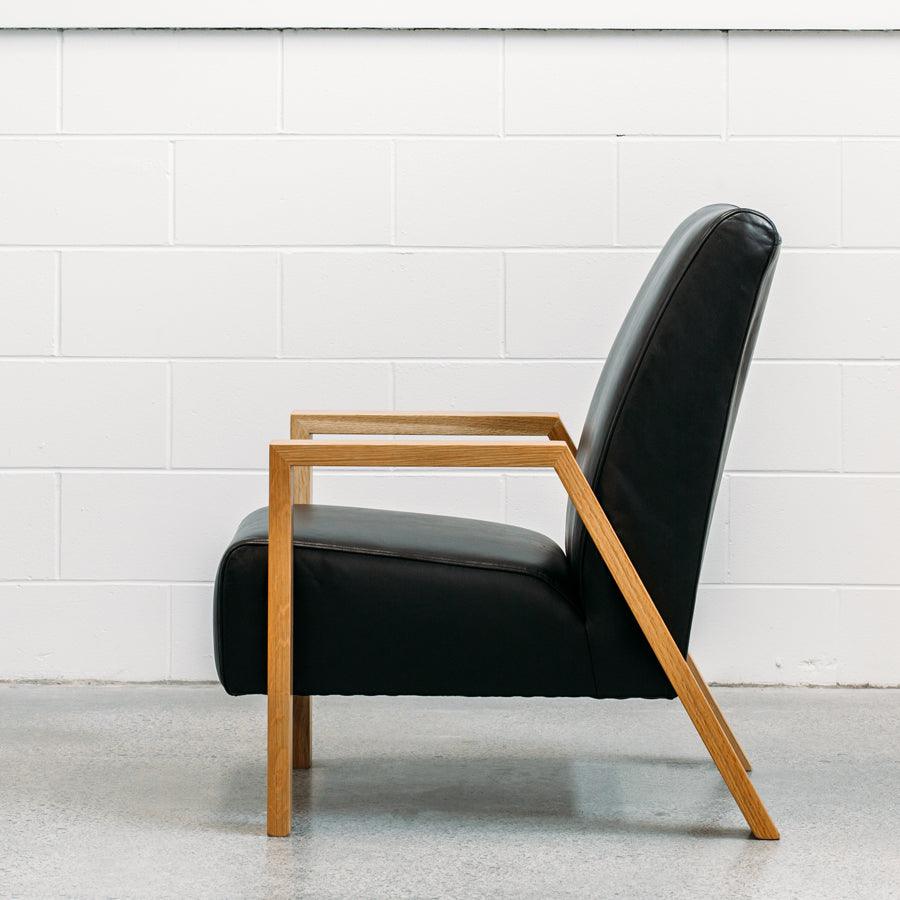 Mogambo leather armchair in settler black