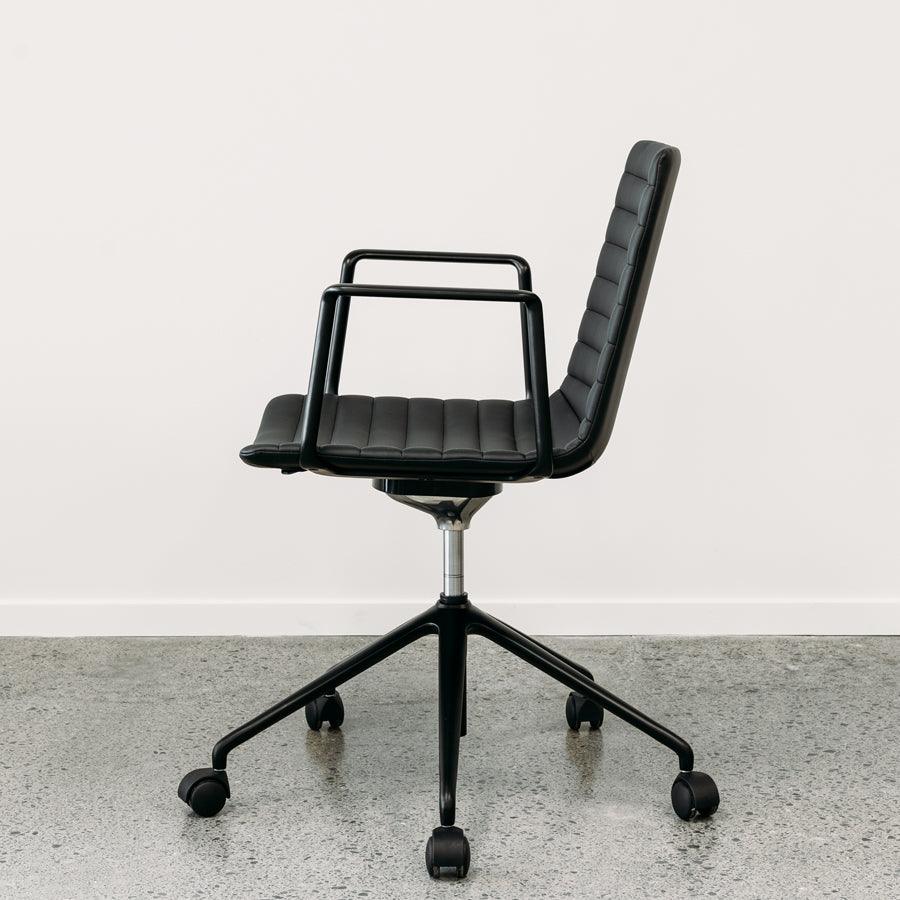 Hugo office chair in black